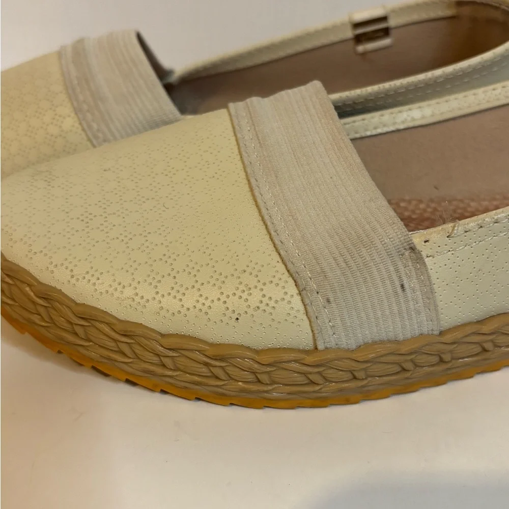 Moleca Elegant Cream Espadrilles for Women - Picture 2 of 10